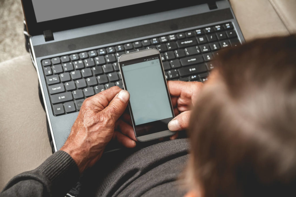 Les meilleurs téléphones portables pour seniors en 2023