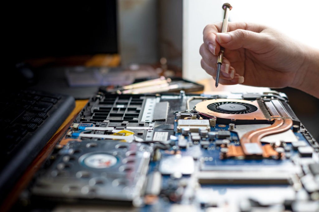 Faire réparer son iMac à Paris : pourquoi faire appel à Cyber-Jay ?