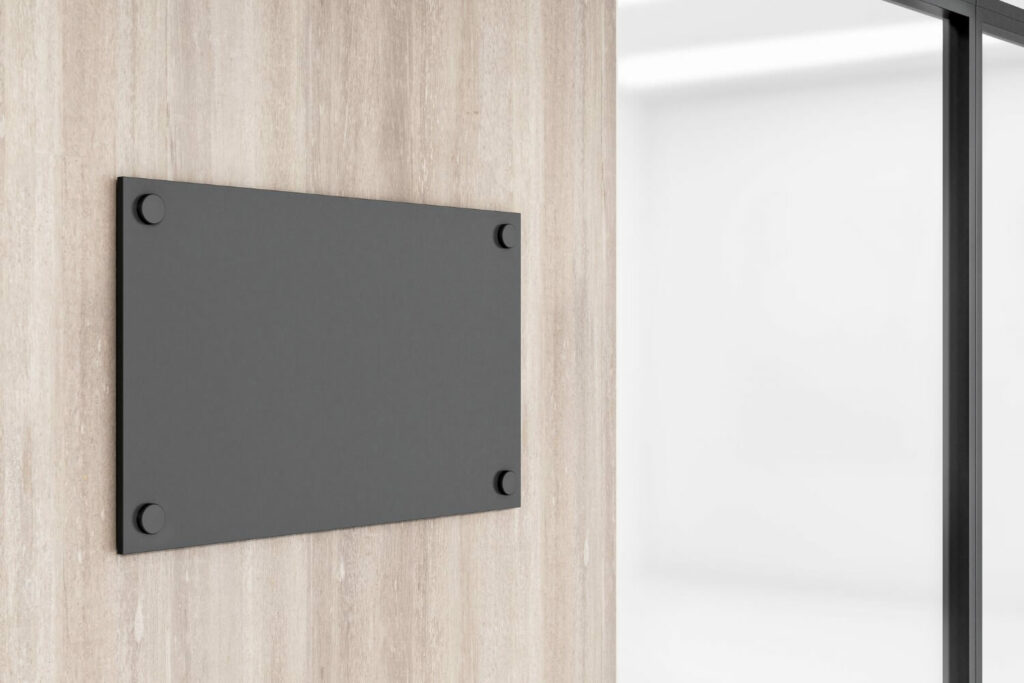 Faire des plaques personnalisées pour les professionnels n’a jamais été aussi simple !